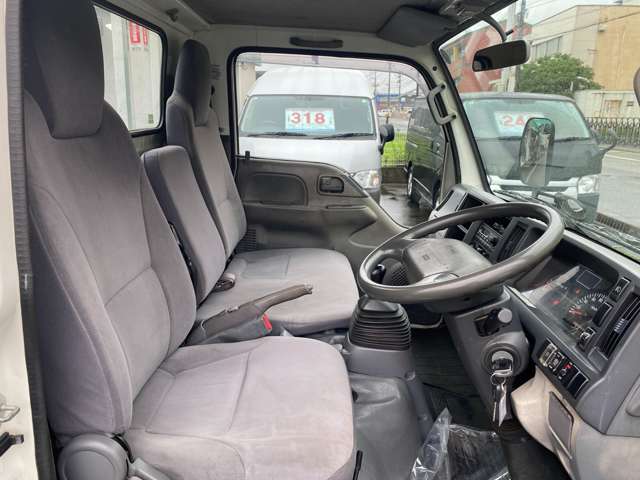 Isuzu Elf 12