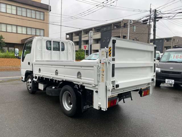 Isuzu Elf 6