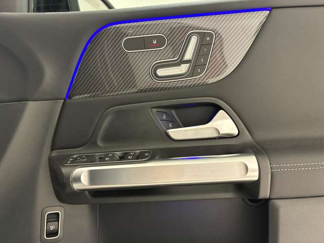 Mercedes-Benz GLB 8