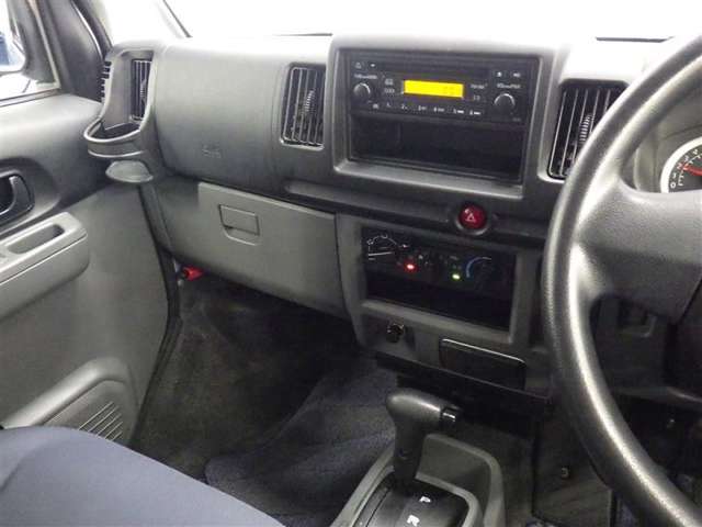 Mitsubishi Minicab Van 3