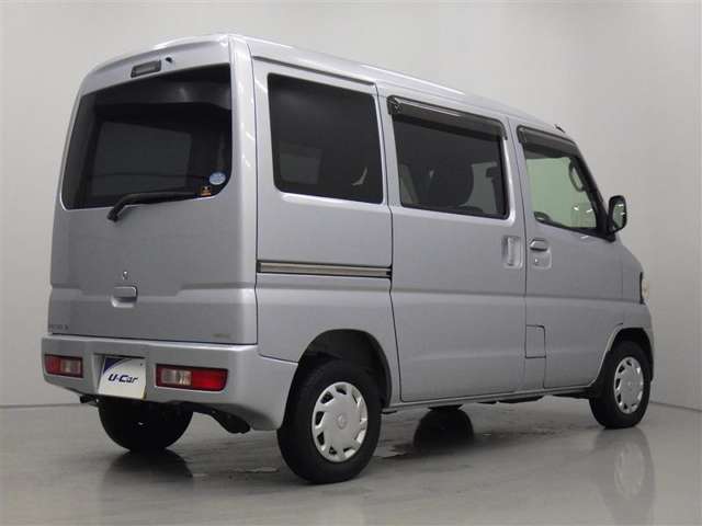 Mitsubishi Minicab Van 4