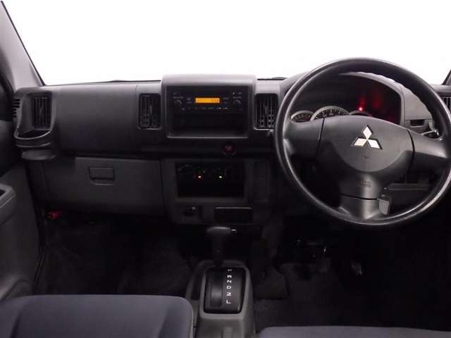Mitsubishi Minicab Van 6