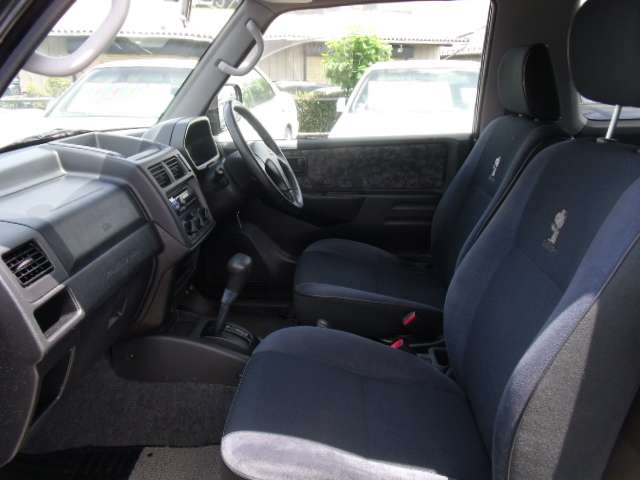 Mitsubishi Pajero Mini 12
