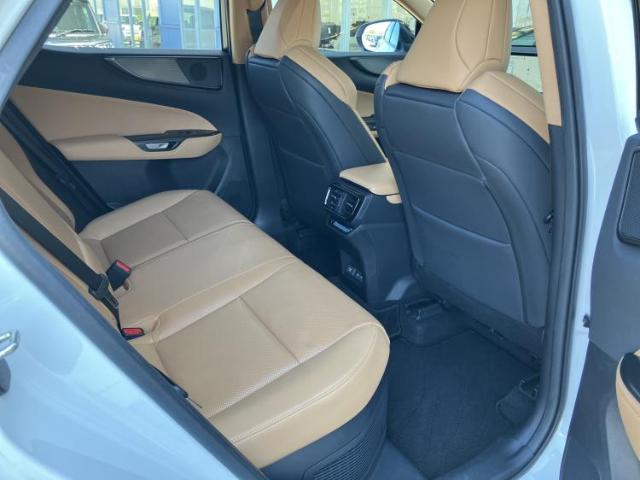 Lexus NX 8