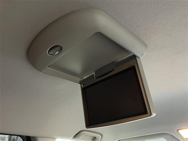 Toyota Noah 5