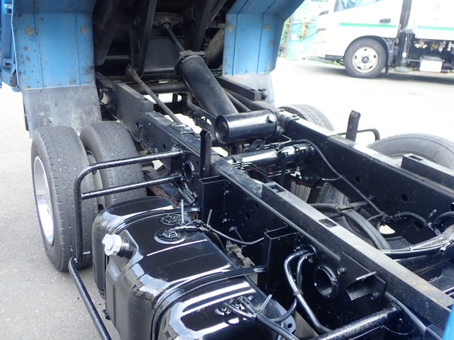 Isuzu Elf 4