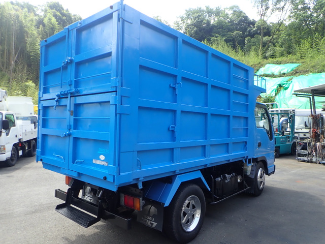 Isuzu Elf 7