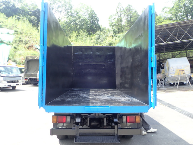 Isuzu Elf 9