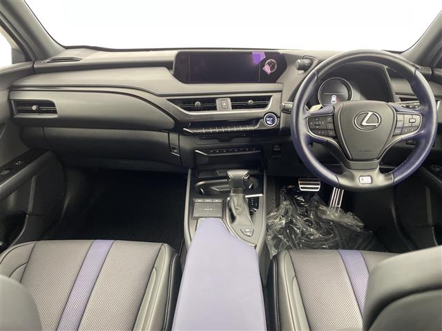 Lexus UX 5