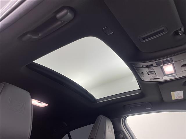Lexus UX 6