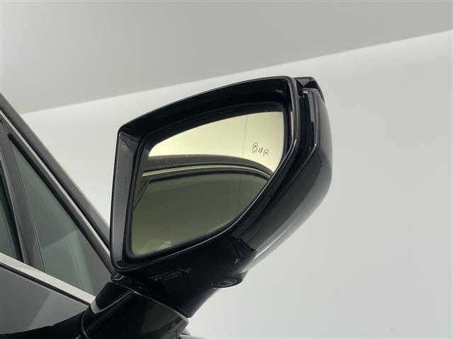 Lexus UX 8