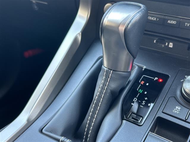 Lexus NX 11