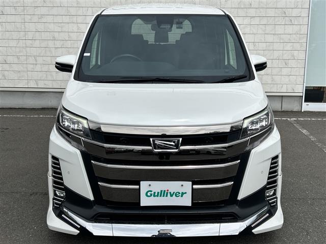 Toyota Noah 4