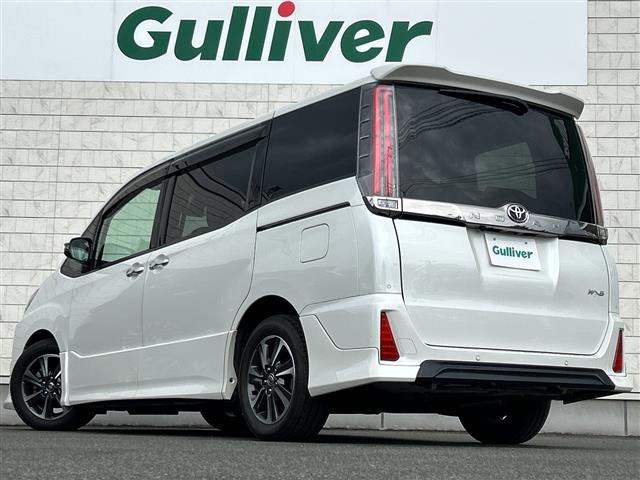 Toyota Noah 7