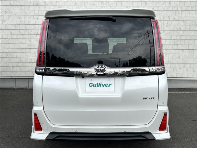 Toyota Noah 8