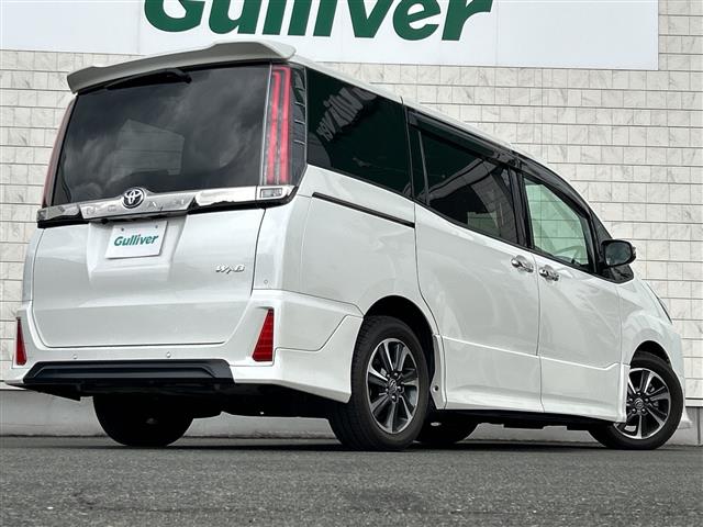 Toyota Noah 9