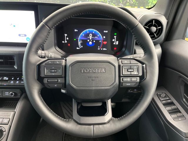 Toyota Land Cruiser FJ 11