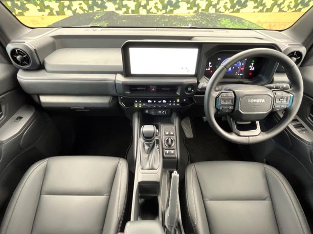 Toyota Land Cruiser FJ 2