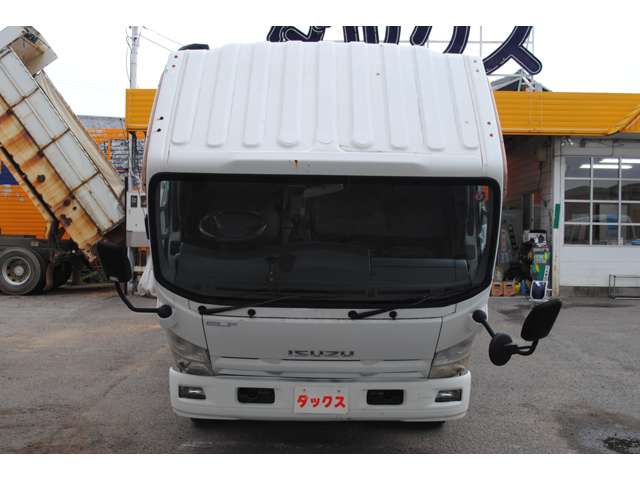 Isuzu Elf 12