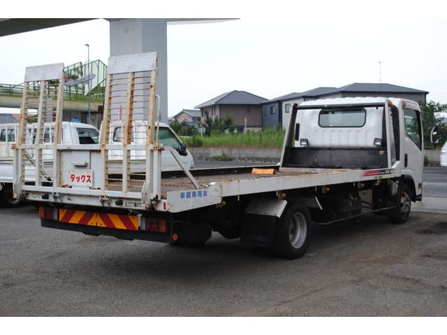 Isuzu Elf 8