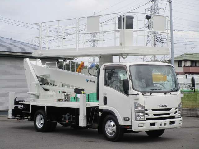 Isuzu Elf 2