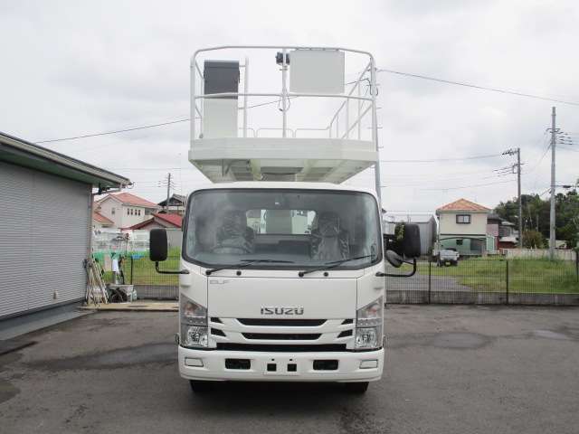 Isuzu Elf 7