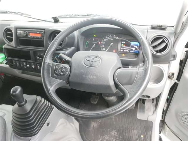 Toyota Dyna 4
