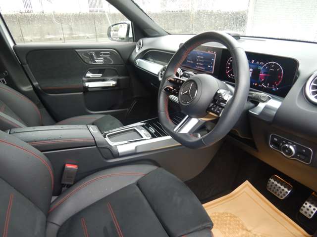 Mercedes-Benz GLB 8