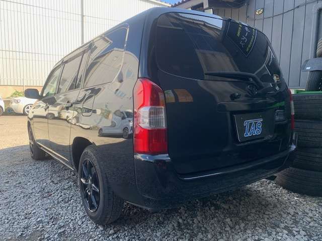 Toyota Succeed Van 4