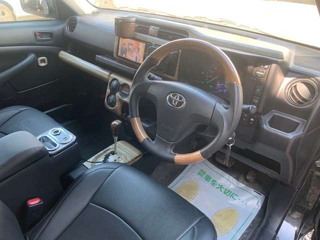 Toyota Succeed Van 8
