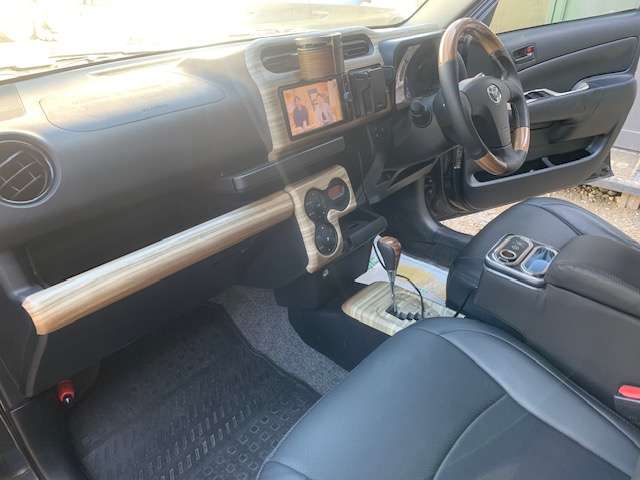 Toyota Succeed Van 9