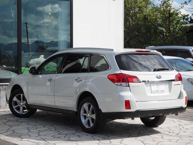 Subaru Legacy Outback 11