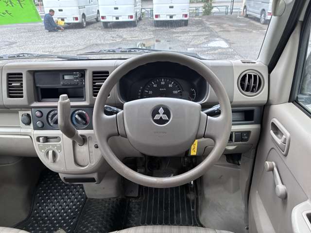 Mitsubishi Minicab Van 12