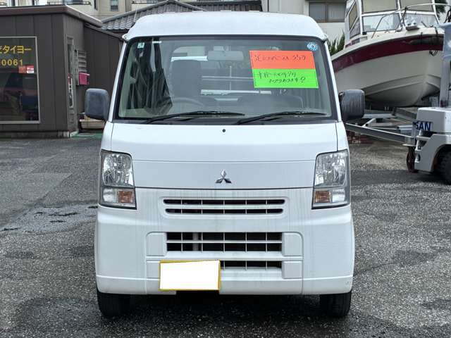 Mitsubishi Minicab Van 2