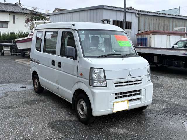 Mitsubishi Minicab Van 3