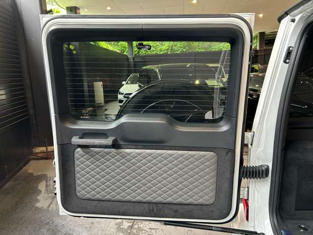 Mercedes-Benz G-Class 10