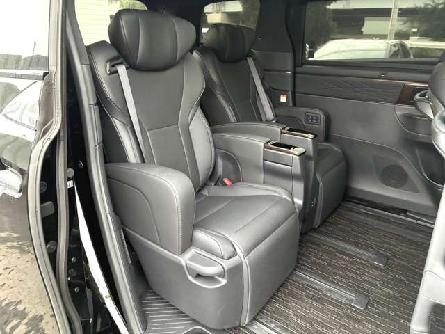 Toyota Alphard 13