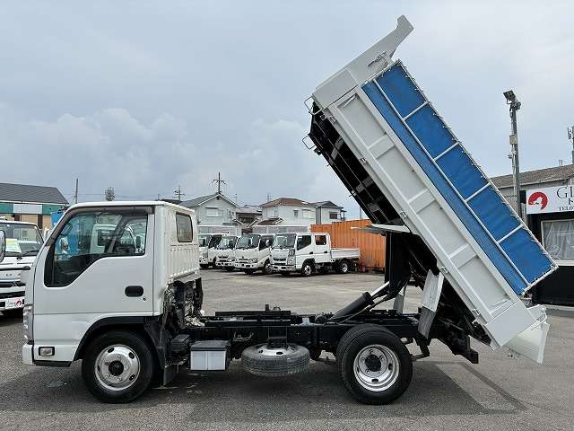 Isuzu Elf 4