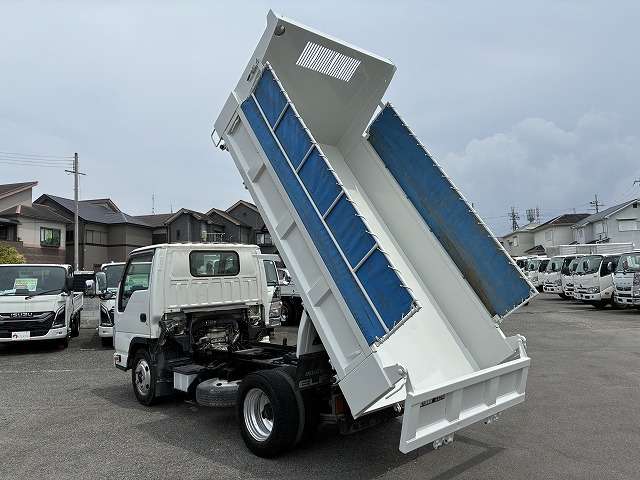 Isuzu Elf 6