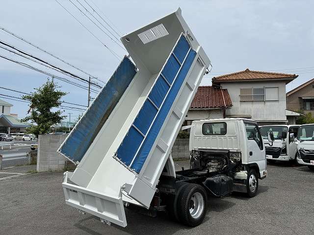 Isuzu Elf 8
