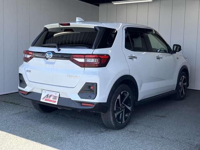 Daihatsu Rocky 4