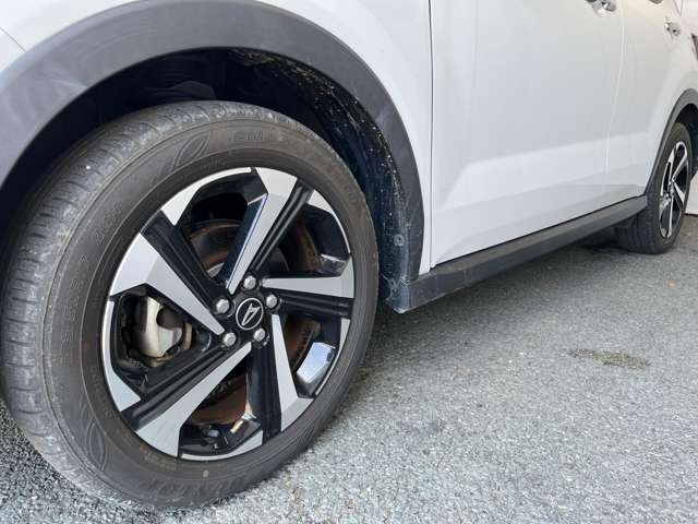 Daihatsu Rocky 7