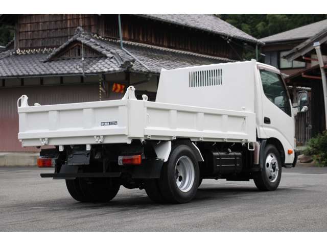 Hino Dutro 11