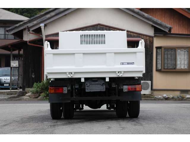 Hino Dutro 12