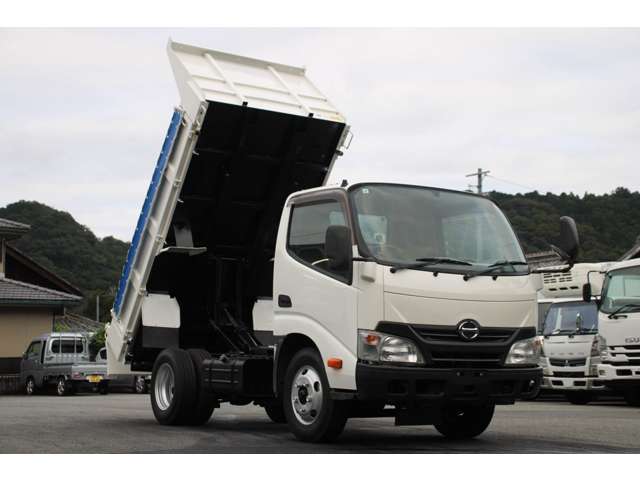Hino Dutro 5