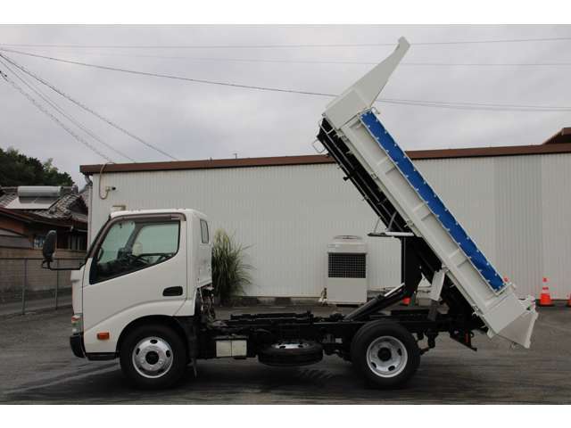 Hino Dutro 6