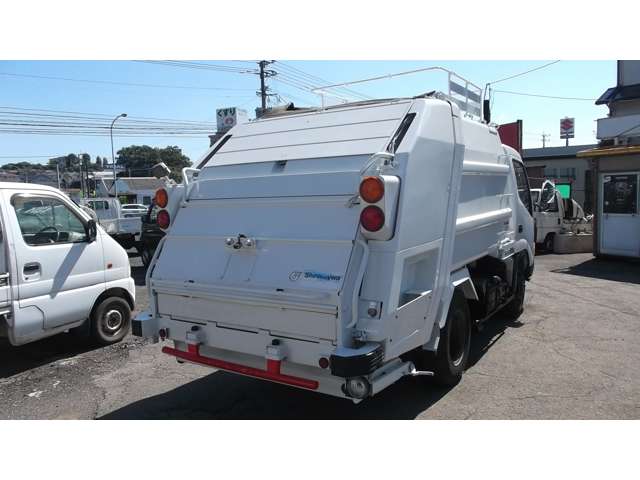 Hino Dutro 11
