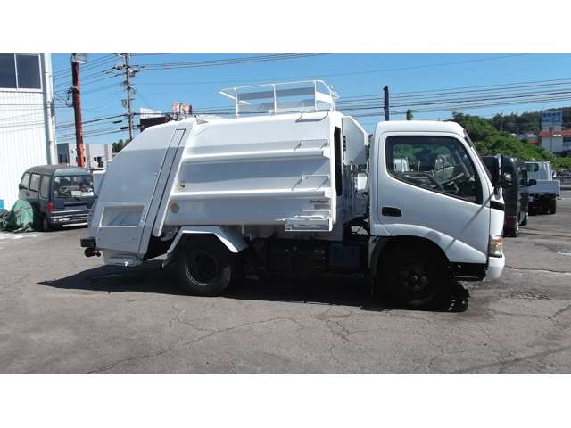 Hino Dutro 4