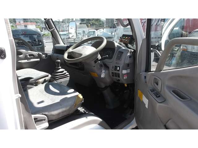 Hino Dutro 5