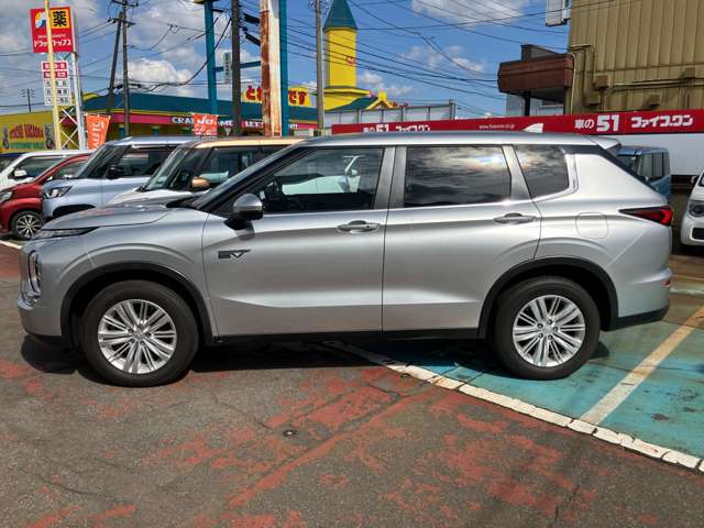 Mitsubishi Outlander 4